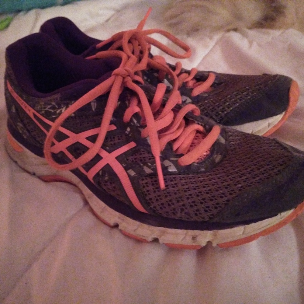 Asics Running Shoe Size 7.5